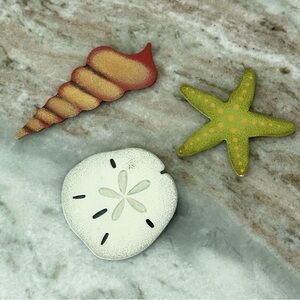 Beach Themed Magnet Set - Set of 3 Starfish Sand dollar Seashell / Coastal Decor